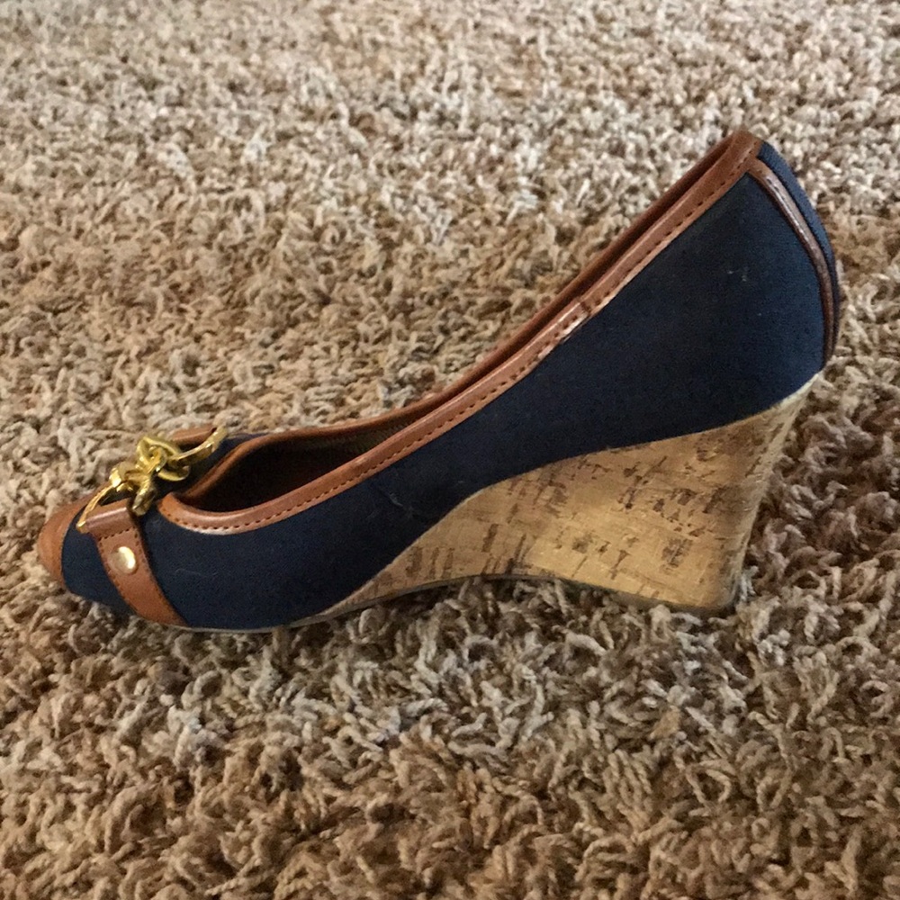 Heels - Picture 3 of 3